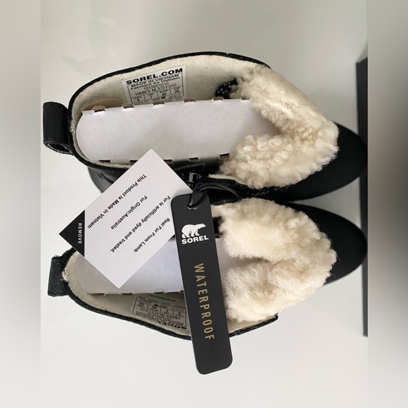 NEW W BOX Sorel Emelie Shearling Short Lace Up Cozy Black White Boots Shoes Sz 9 - Picture 7 of 13